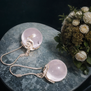 ต่างหูระย้าคริสตัลทรงกลมทำด้วยมือสไตล์ชนเผ่าสีเงินสเตอร์ลิงปรับแต่งได้พร้อมโรสควอตซ์สำหรับงานแต่งงานและของขวัญ - Product Image 1