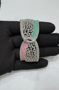 กำไลข้อมือผู้หญิงชุบเงินประดับเพชรซิร์คอนทรงรีสีแดงน้ำเงิน ดีไซน์ทันสมัยประดับลูกปัด - Product Image 2