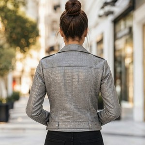 Veste de moto en cuir noir gaufré faite à la main pour femme, hiver, écologique, anti-plis, matelassée, vintage - Product Image 4