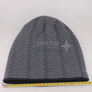 Lightweight Unisex Custom Made Beanie Hats New Design Winter Wear Wholesale Jacquard Beanie Hats - Product Image 4
