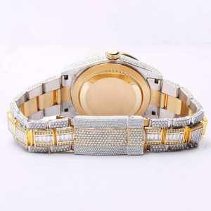 Reloj con Incrustaciones de Diamantes en Oro Rosa para Mujer |   Esfera Romana con Bisel de Diamantes |   Reloj de Lujo Glamuroso |   Regalo de aniversario para esposa - Product Image 4