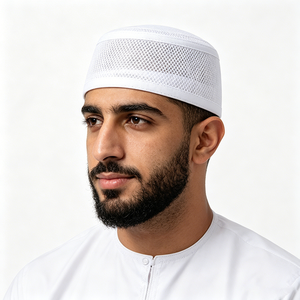 Venta al por mayor de gorros Taqiyah Kufi de malla transpirable blancos para hombres musulmanes, para oración islámica, deportes, verano, con logotipo personalizado OEM. - Product Image 1