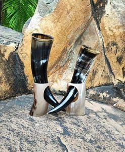 Cuerno Vikingo Natural para Beber con Soporte, Cuerno de Búfalo Duradero Hecho a Mano, Regalo Empresarial Moderno de NS Overseas - Product Image 1