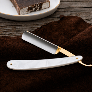 Navaja de Afeitar Recta Vintage Luminex Impex con Mango de Concha de Abulón y Acero al Carbono, Lista para Usar en Barberías y Salones - Product Image 3