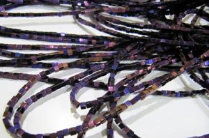 Cuentas de hematita mística morada arcoíris en forma de cubo, 2 mm, hebra de 16 pulgadas - Product Image 2