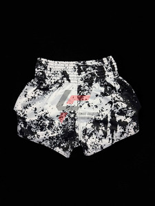 กางเกงมวยไทย Fairtex คุณภาพพรีเมียมแบบขายส่ง ปรับแต่งได้ พร้อมการเย็บคุณภาพดีเยี่ยม และลายพิมพ์แบบ Sublimated สำหรับการต่อสู้ระดับมืออาชีพ - Product Image 4