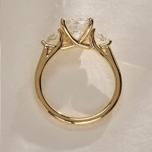 Bague de fiançailles pour femme en or massif 18 carats avec diamant naturel taille coussin de 1,20 carat et pierres latérales, style classique, certifiée IGI - Product Image 3