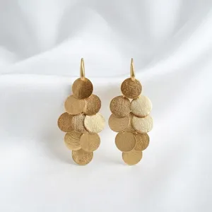 Pendientes Colgantes de Latón Macizo con Baño de Oro de 18k para Mujer, Elegantes y Modernos, Diseño Minimalista, Última Moda, Venta al por Mayor - Product Image 1
