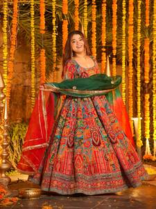 Ensemble Anarkali de Luxe pour Femme : Robe, Pantalon et Dupatta avec Broderie et Imprimé de Haute Qualité, Idéal pour les Fêtes de Diwali, Disponible en Gros - Product Image 2