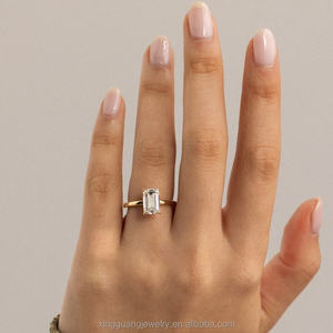 Anillo de Diamante Cultivado en Laboratorio con Corte Esmeralda, Color D, Oro Sólido de 14K/18K, Clásico, Certificado IGI/GIA, Joyería de Compromiso y Boda para Mujer - Product Image 5
