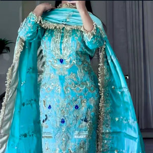 Nouvelle robe de soirée Salwar Kameez de créateur en crêpe naturel avec broderie lourde et travail de séquence de 5 mm, séchage rapide, toutes saisons - Product Image 1