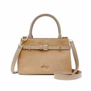 กระเป๋าโฮดี้ ยอร์รา แบบใส ทำจากวัสดุ PU  พร้อมซิปปิด  กันน้ำ พับเก็บได้ ทนทาน จุของได้เยอะ หูหิ้วนุ่ม สะพายไหล่ได้ - Product Image 1