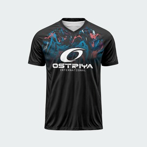 เสื้อฟุตบอลคอวีแบบสั้นน้ำหนักเบา ระบายอากาศได้ดี ปี 2026 สำหรับผู้ใหญ่ ชุดกีฬาแบบกำหนดเอง สีพื้น พิมพ์ลายดิจิทัล แห้งเร็ว ด้านหน้า - Product Image 1