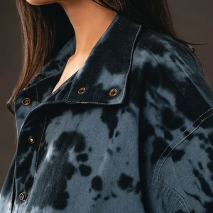 Chaqueta vaquera para mujer, estilo camionero, con estampado tie-dye, cuello alto, abotonada, manga larga, informal, para otoño, longitud regular - Product Image 3
