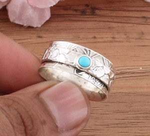 Bague fine en argent sterling 925 avec sertissage en turquoise, minimaliste, à superposer, bague éternité, cadeau de naissance de décembre - Product Image 4