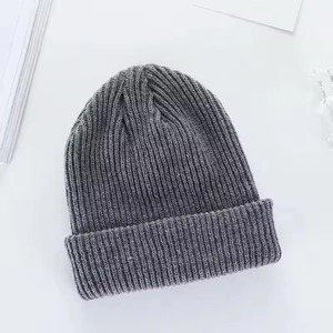 Juego de 2 Gorros de Punto para Hombre y Mujer, Color Sólido, Color y Logotipo Personalizables, 100% Acrílico, Bufanda y Gorro Cálidos para Otoño/Invierno - Product Image 6