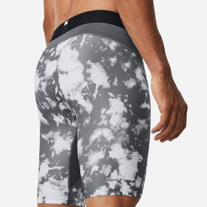 Pantalones cortos de compresión para hombre, ropa deportiva para gimnasio, hechos en Pakistán, precio económico, con contraste de color. - Product Image 3
