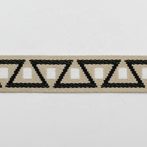 Tùy chỉnh hai mặt có độ bền cao polyester 38mm mô hình dân tộc dệt <span class=keywords><strong>Jacquard</strong></span> <span class=keywords><strong>Webbing</strong></span> vành đai cho túi dây đai - Product Image 6