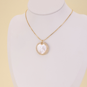 Collana QIKU Vintage Placcata Oro Rame Personalizzata con Ciondolo Religioso Cristianità in Madreperla e Zirconi, Gioielli - Product Image 3