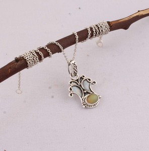 Wholesale Vintage Natural <b>Opal</b> Bezel Setting Pendant 925 Sterling Silver Plated Dotted Handmade Gemstone Pendant - Product Image 3