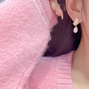 Boucles d'oreilles rétro métalliques de style français pour femmes, design simple, cool, haut de gamme, polyvalent et tendance, même style que 'Ins' - Product Image 4