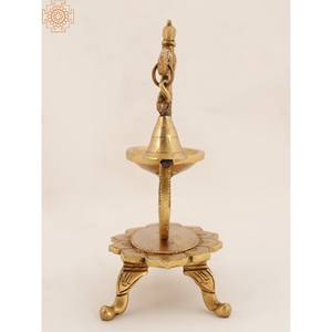 Deepam en laiton fait main de 8 pouces avec cloche, lampes à huile et accessoires, deepam en laiton décoratif pour temple et maison, fabriqué en Inde - Product Image 4