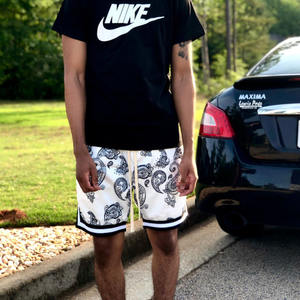 Shorts de basketball unisexe en velours côtelé côtelé style floral, coupe ample rétro, personnalisables, en maille, pour hommes et femmes - Product Image 5