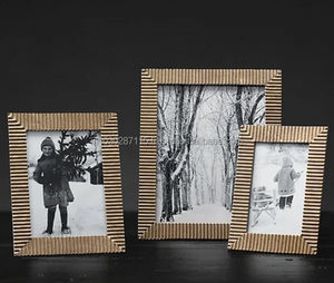 Cadre photo en métal élégant pour la décoration de la salle à manger, mettant en valeur une finition de surface raffinée, solutions de présentation d'images élégantes - Product Image 1