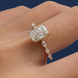 Anillo de Compromiso con Diamante Cultivado en Laboratorio de 2.30CT, Certificado IGI, VVS2, Color F, Oro de 14K, Chapado en Rodio, Anillo Clásico para Mujer - Product Image 5