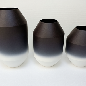 Vase rond texturé de luxe moderne |   Vase créatif en céramique dorée |   Vase décoratif élégant en spirale géométrique pour comptoir - Product Image 2