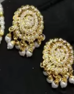 Ensemble collier et boucles d'oreilles de mariage pour femmes, style ethnique royal élégant traditionnel, aspect perle Jadau, plaqué or - Product Image 2