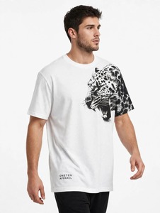 ONETEN APPAREL เสื้อยืดแขนสั้นผู้ชายสีขาวคอกลมทรงปกติพิมพ์ลายเสือดำ - Product Image 1