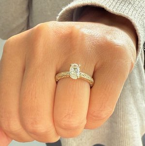 Bague de Fiançailles et Promesse Style Royal Art Déco en Or Jaune 14 carats avec Diamant de Laboratoire Taille Ovale 1,00 carat – Bijou de Fête et Charme - Product Image 3