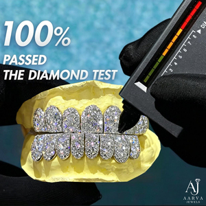 Grillz de Dientes Personalizados Chapados en Oro con Diamantes Iced Out, Plata de Ley 925 y Moissanita, Joyería Corporal Estilo Hip Hop para Fiesta o Regalo - Product Image 2