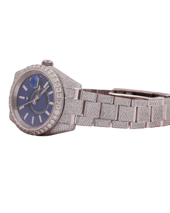 Montre de luxe pour homme en or blanc avec cadran bleu, sertie de diamants moissanite taille ronde et lunette sertie, affichage classique de la date romaine, verre inclus - Product Image 2