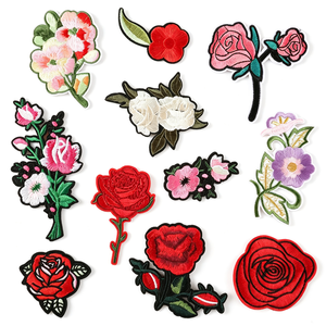 Patch brodé fusée spatiale thermocollant pour chapeaux, sacs, vestes, casquettes, décoration DIY pour vêtements d'enfants, vente en gros - Product Image 1