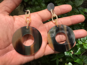 Boucles d'oreilles de mariage haut de gamme en corne de buffle, faites à la main, écologiques, pour femmes, avec diamants et perles, modernes, personnalisables, parfaites - Product Image 6