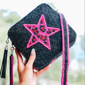 ผู้ค้าส่ง กระเป๋าสะพายข้างทรงสี่เหลี่ยมผ้าสีดำประดับลูกปัดรูปดาว สายสะพายถอดได้ กระเป๋าถือสำหรับผู้หญิงสำหรับงานกลางคืน - Product Image 1