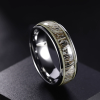 Cincin Tungsten dengan Inlay Tanduk Rusa dan Senar Gitar, Cincin Kawin Pria yang Dipoles, Cincin Ulang Tahun untuk Pecinta Berburu dan Aktivitas Luar Ruangan