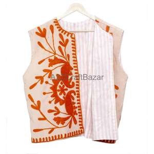 Chaleco de Mujer Cotrise Hecho a Mano con Bordado Floral, Estilo Suzani, para Otoño, con Mangas Cortas - Product Image 6