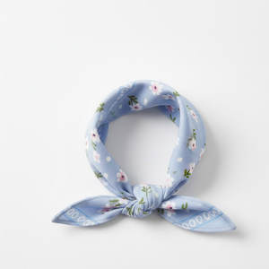 Foulard bandana graphique audacieux, imprimé artistique unique, carré, pour l'expression de style personnel et les tendances de la mode urbaine - Product Image 2