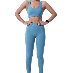 Ensemble de yoga tendance : Leggings respirants et soutien-gorge de sport assorti avec taille élastique pour la gym, le yoga, la course et l'entraînement - Product Image 1