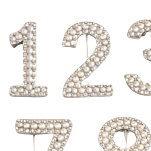 เข็มกลัดรูปตัวเลขประดับมุกสำหรับผู้หญิง คริสตัลสีเงิน เครื่องประดับตกแต่งตัวเลขแบบกำหนดเอง ของขวัญสุดหรู แฟชั่น - Product Image 4