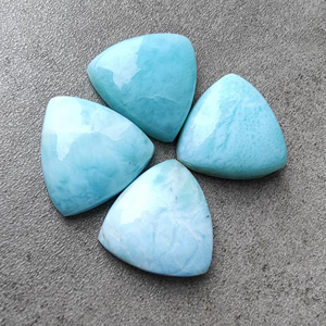 Larimar Natural AAA+ en Forma de Trillón, Cabujón con Reverso Plano, Calibrado, Gema Suelta | Disponibles en Todos los Tamaños - Product Image 3