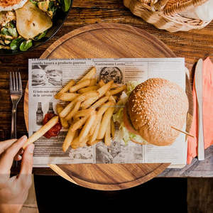 Bandeja de servicio de madera natural hecha a mano, duradera y elegante para el Alojamiento diario, regalos disponibles a granel, gran demanda - Product Image 3