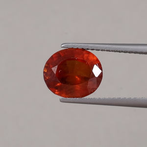 พลอยเฮสโซไนต์สีแดงธรรมชาติแบบขายส่ง น้ำหนัก 4.20 กะรัต รูปทรงวงรี ขนาด 10x8.5 มม. 6 มม. สีอ่อน |   เครื่องประดับคุณภาพเยี่ยมที่ได้รับการรับรองจาก IGI - Product Image 1