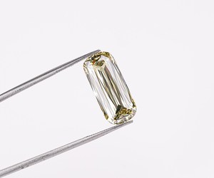Diamante Amarillo de Laboratorio de 5.00 CT, Corte Cruzado, Certificado por IGI, Diamante Suelto para Joyería de OM GEMS - Product Image 3