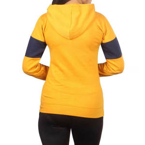 Sudadera con capucha para mujer, diseño de bloques de color, ligera pero aislante, para la colección de invierno, con mangas largas y logotipo personalizado. - Product Image 3