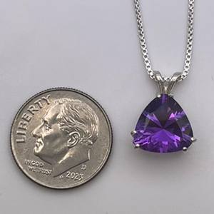 Collar con colgante elegante vintage de plata de ley chapada en oro con amatista tallada en trillón para mujer, regalo de joyería con piedra de nacimiento de febrero - Product Image 3