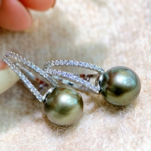 French Freshwater <b>Pearl</b> <b>Earrings</b> 9-10mm Round Flawless Frosted Texture S925 Pure Silver with Frosted Leaves Socialite Collection - Product Image 4